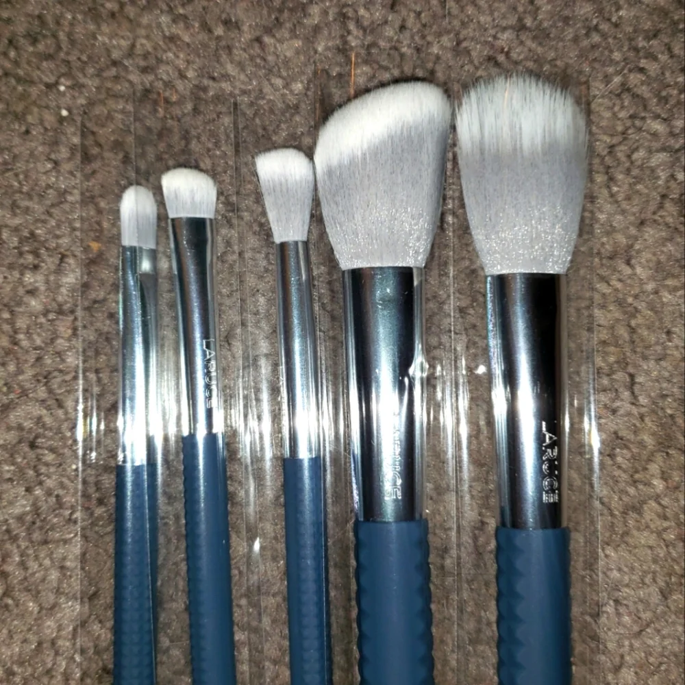 LaRuce Makeup Brushes